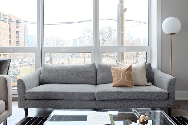 Foto del edificio - 943 N Crosby St