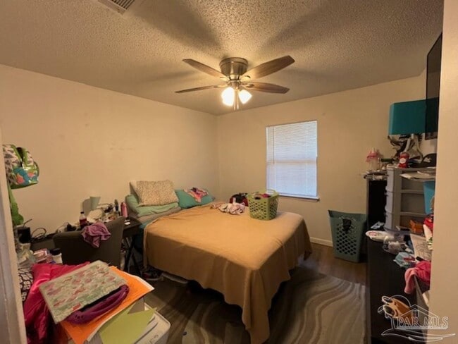 Building Photo - 4965 Yacht Harbor Dr