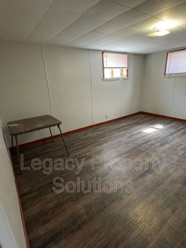 Building Photo - 408 2nd Ave NE