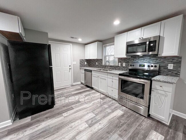 Foto del edificio - 611 N Hocker Ave