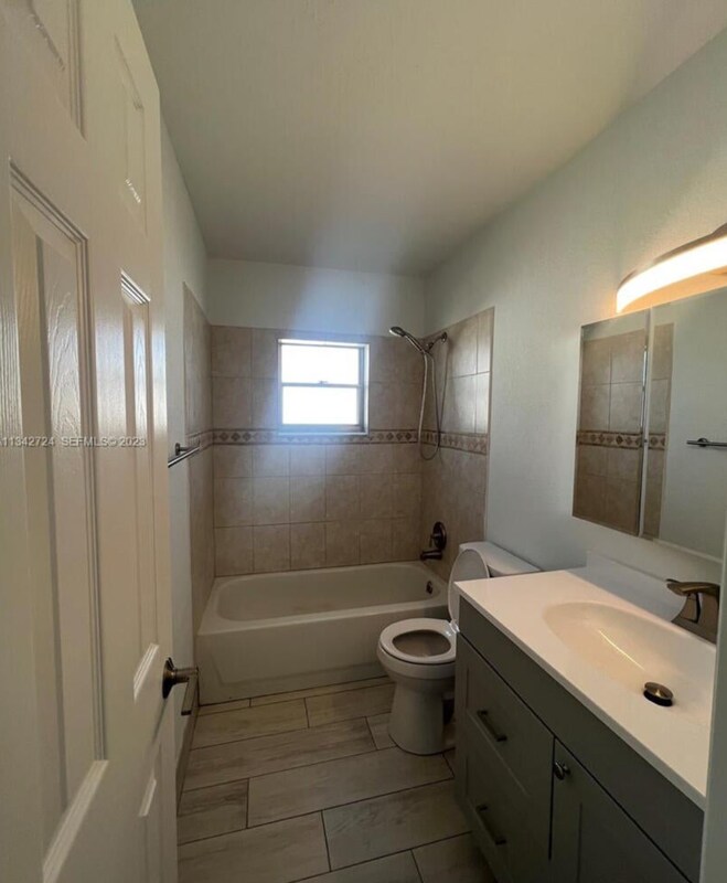 Building Photo - 19420 Carolina Cir