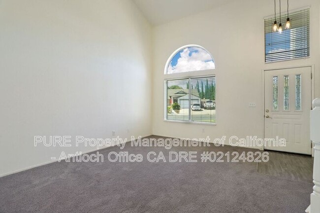 Building Photo - 1832 Fairhaven Way