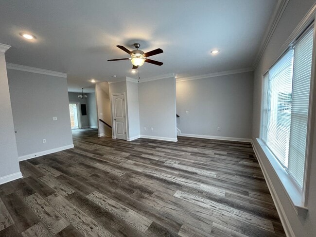 Foto del edificio - *LIKE NEW!* 3BR/2.5BA Townhouse in Crescen...