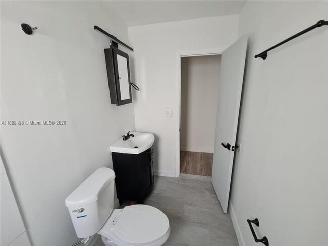 Building Photo - 2 bedroom in Miami FL 33138