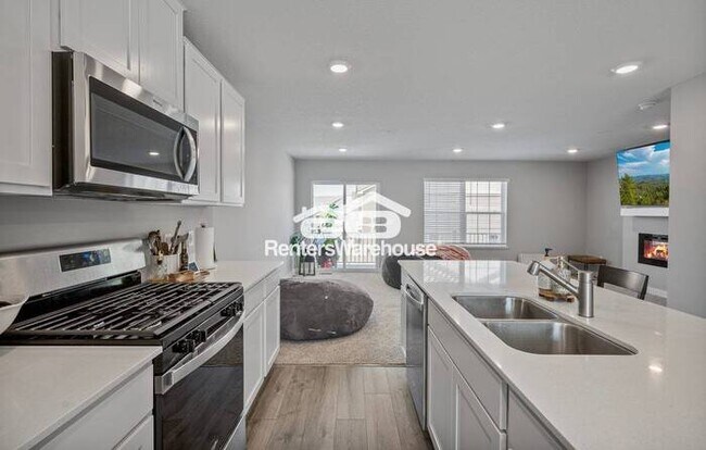 Foto del edificio - Available February 1 - beautiful 3 bedroom, 2 bathroom townhome in Dayton!