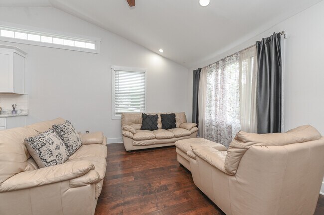 Foto del edificio - 2131 12th Ave N