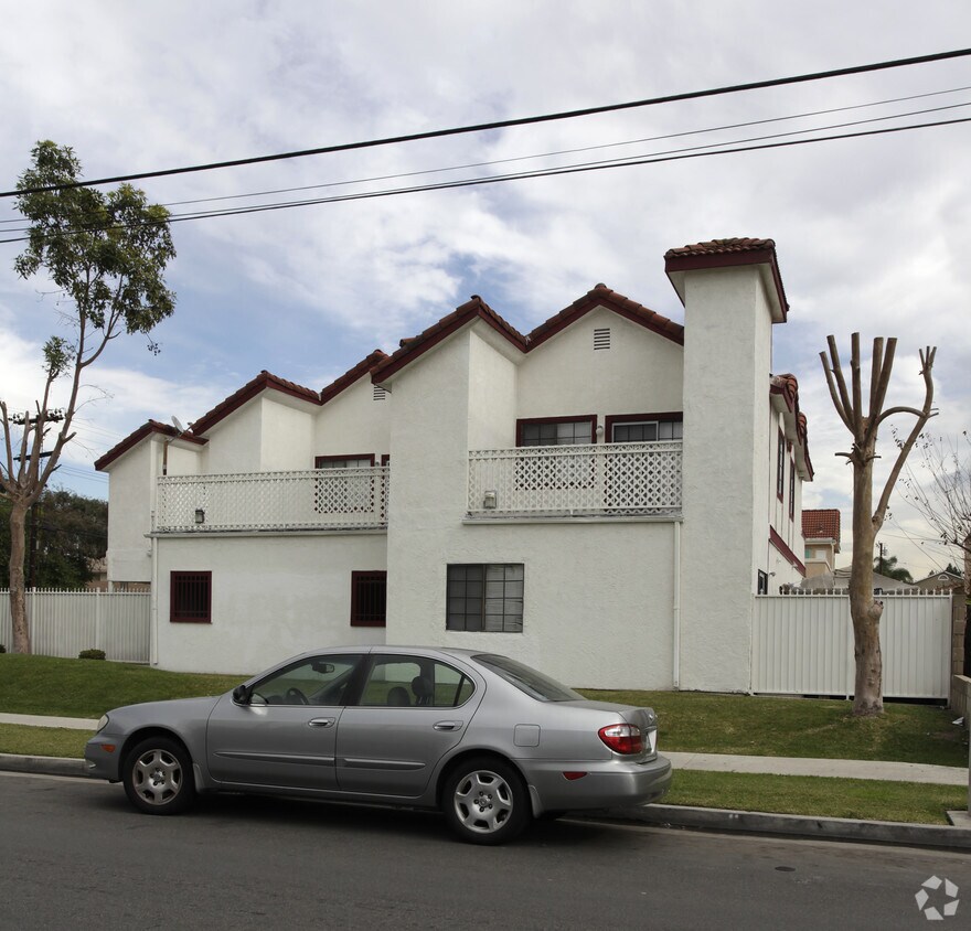 Building Photo - 7502 Franklin St