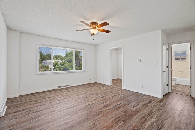 Foto del edificio - Charming & Newly Updated 2BR Duplex with F...