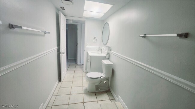 Building Photo - 5031 SW 16th Pl