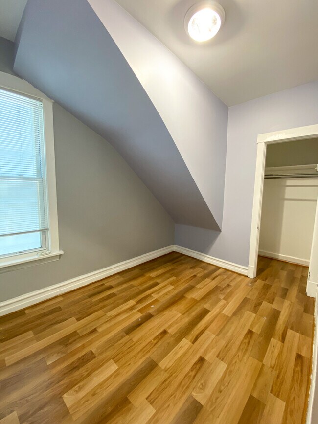 Foto del edificio - 2943 N Allen Ave