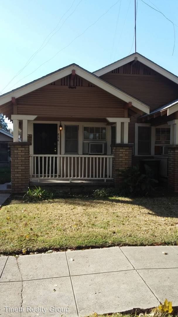 Building Photo - 854 W 22nd St