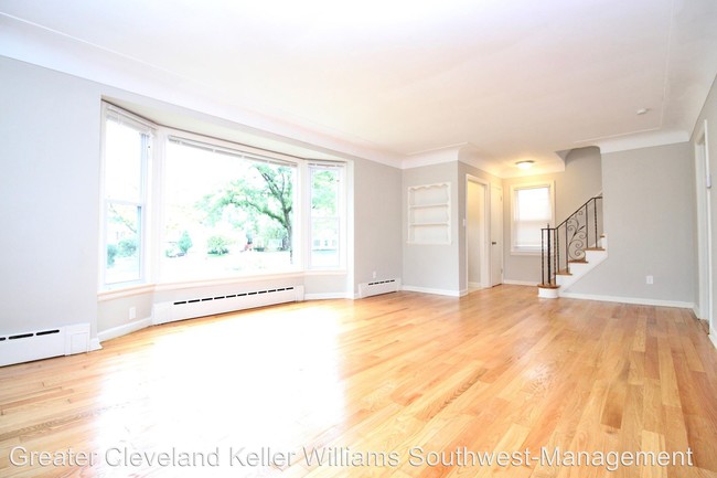 Building Photo - 3 br, 1.5 bath House - 3930 Silsby Road