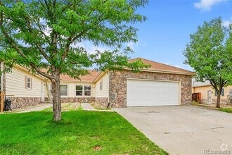 Building Photo - 2493 Carriage Dr