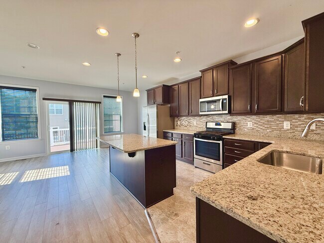 Building Photo - 4721 Six Forks Dr