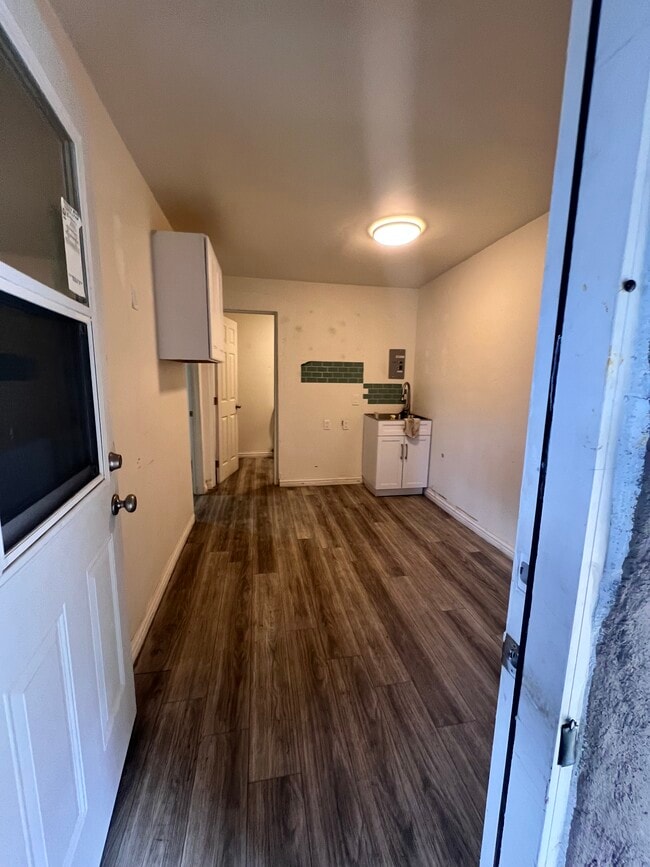 Foto del edificio - 1073 Dundas St