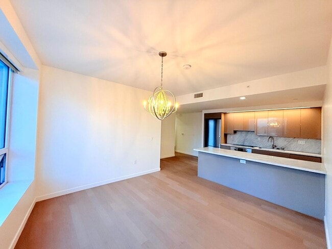 Building Photo - Very Unique Spacious Two Bedroom - Two bath luxury Condo with Views and Pool