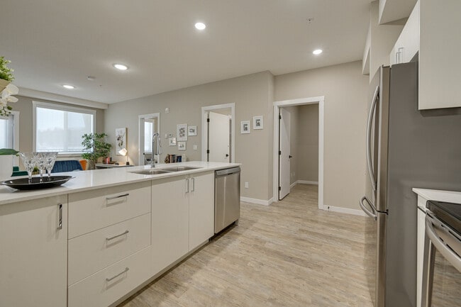 Building Photo - Emerald Hills Landing