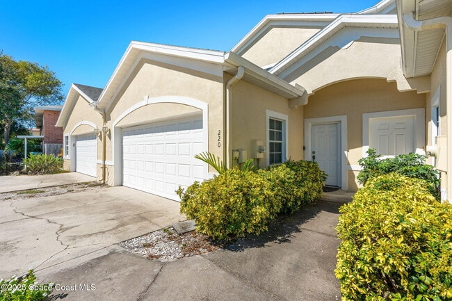 Building Photo - 220 Chandler St