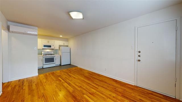 Building Photo - 2405 Abrams Rd