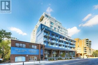 Building Photo - 68 Merton St