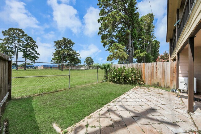 Foto del edificio - 13603 Ravensway Dr