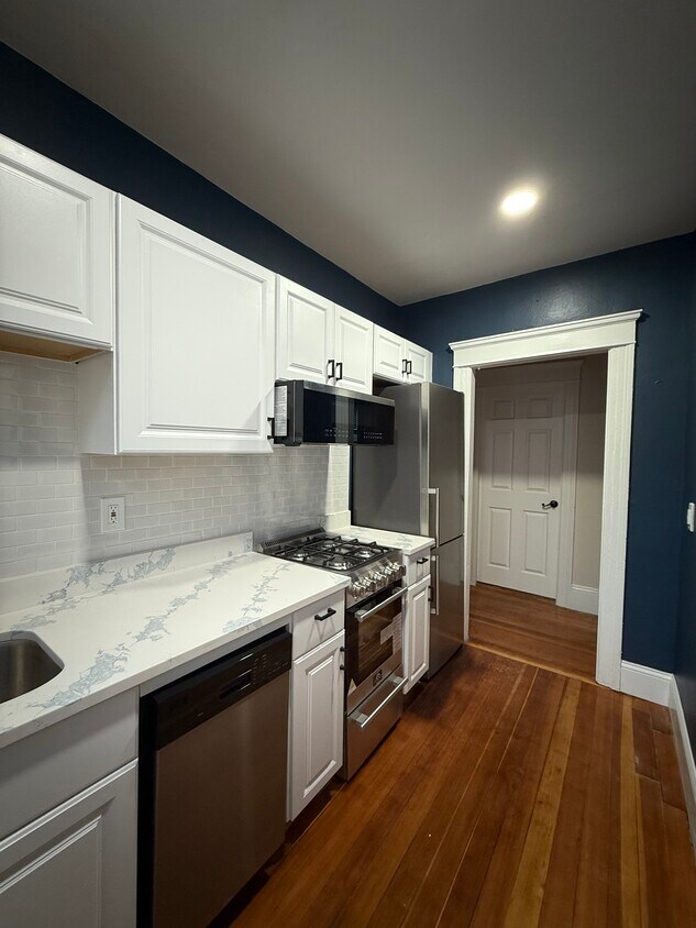 Foto principal - 160 Irving Ave
