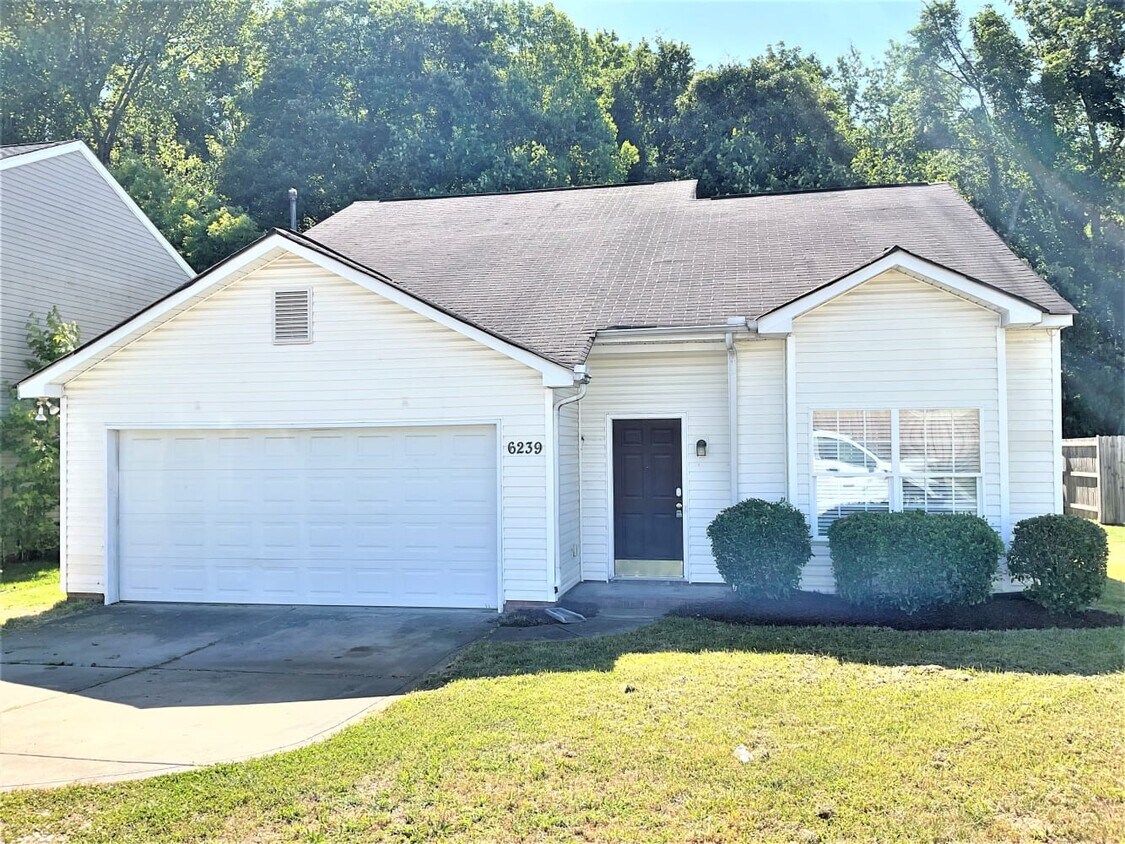 Primary Photo - 6239 Day Lilly Ln