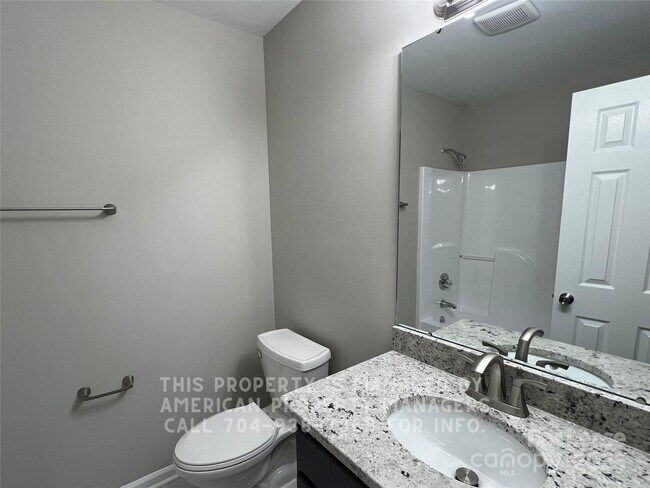 Foto del edificio - 311 Rustic Rd