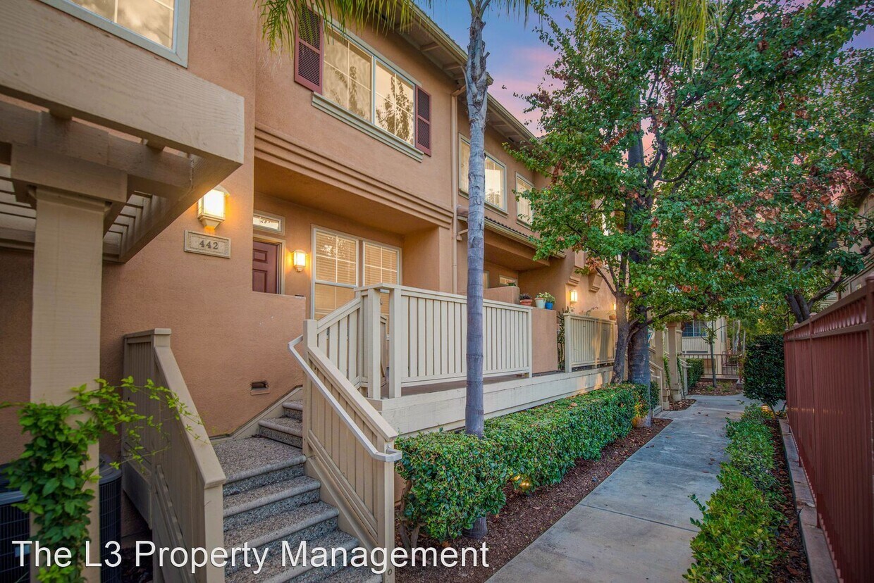 Foto principal - 3 br, 2.5 bath House - 442 W Summerfield Cir