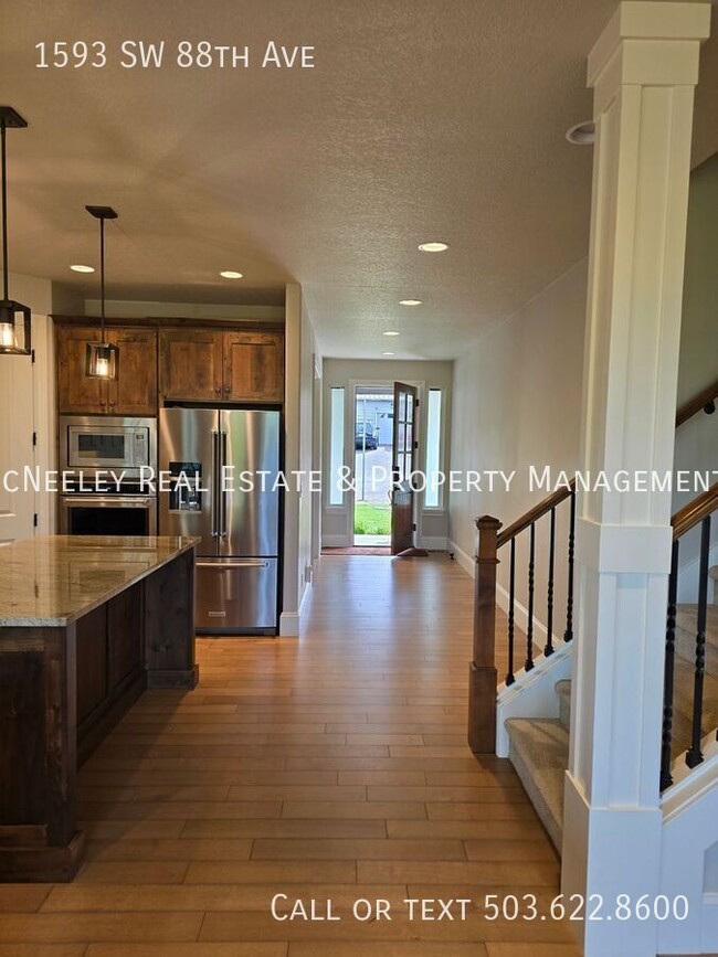 Building Photo - LUXURY 4BR + DEN 3 FULL BATH - CEDAR MILL-...