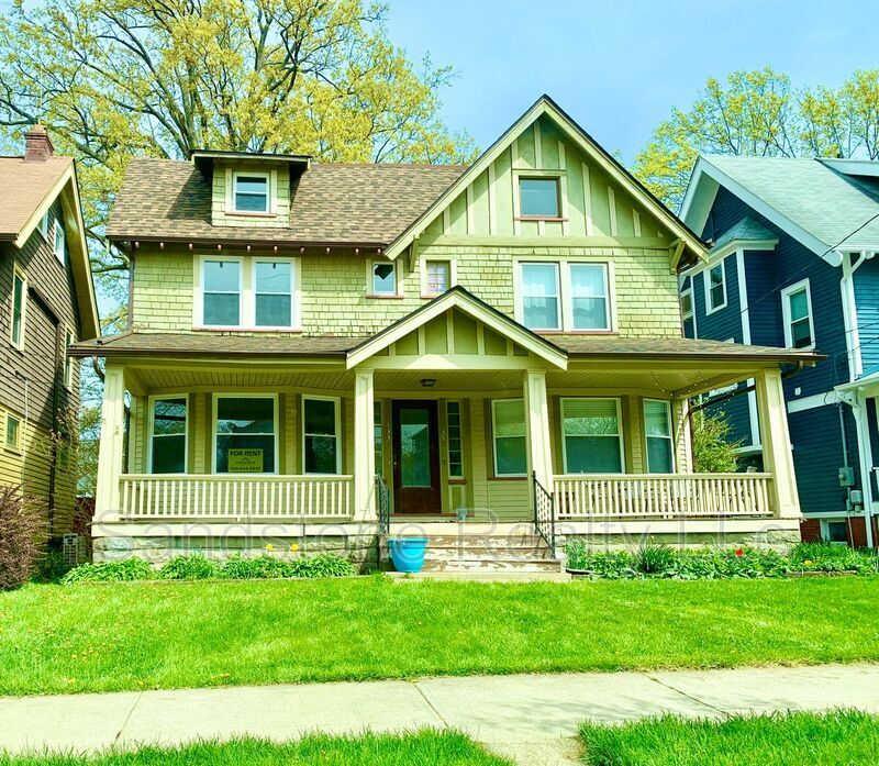 15331535 Mars Ave Unit 1533, Lakewood, OH 44107 Condo for Rent in