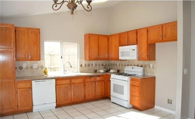 Building Photo - 42810 Fanchon Ave