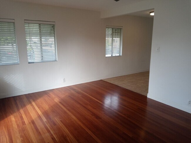 Foto del edificio - 2340 Belmont Ave