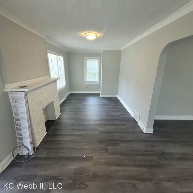 Building Photo - 3 br, 1 bath House - 6808 S Benton Ave