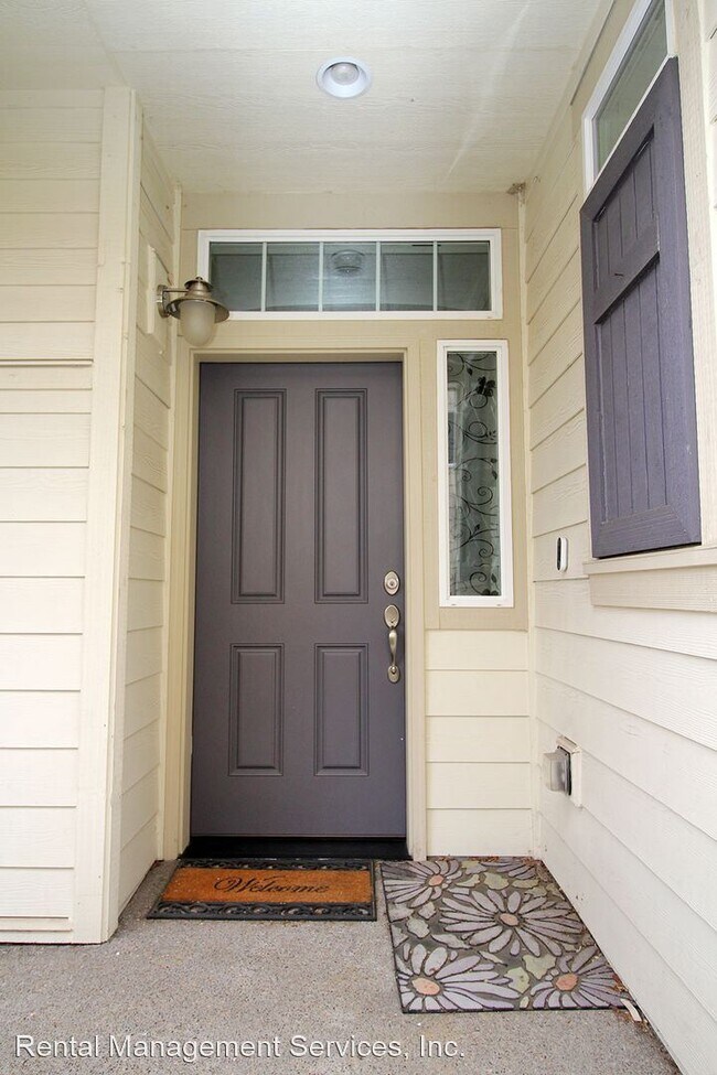 Building Photo - 3 br, 2.5 bath House - 746 SW 207th Pl