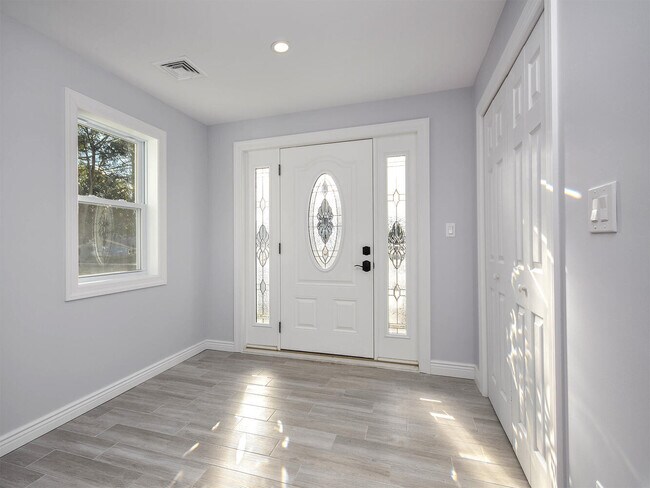 Entrance 1st Floor - 66 Grove St