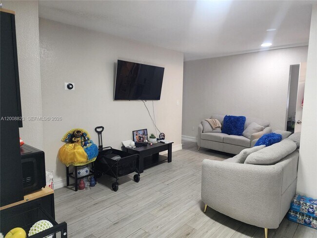 Foto del edificio - 5431 NW 178th Terrace