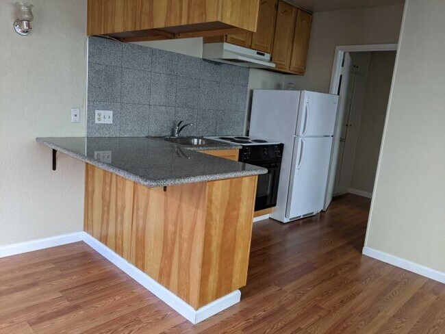 Building Photo - 1 bedroom in San Francisco CA 94118