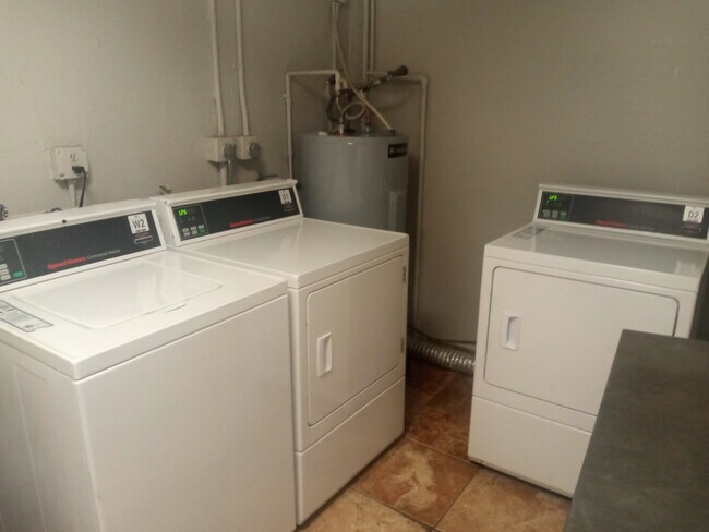 Building Photo - 1710 NE 191st St