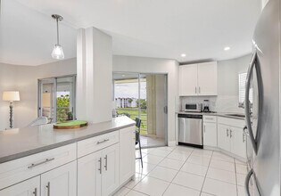 Building Photo - 3661 Via Poinciana