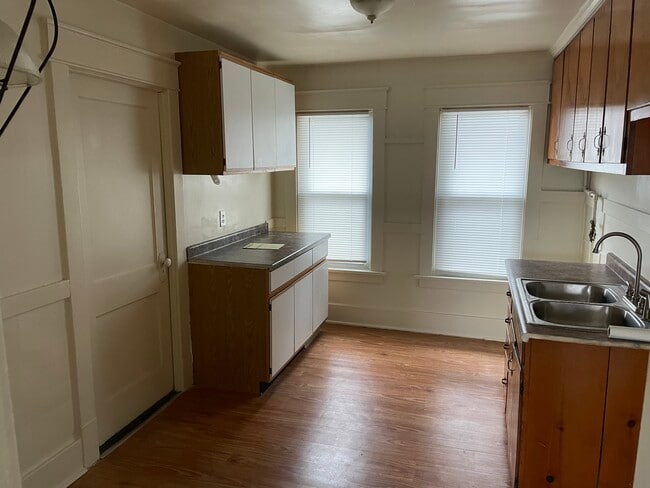 Building Photo - 2419 Wayne St