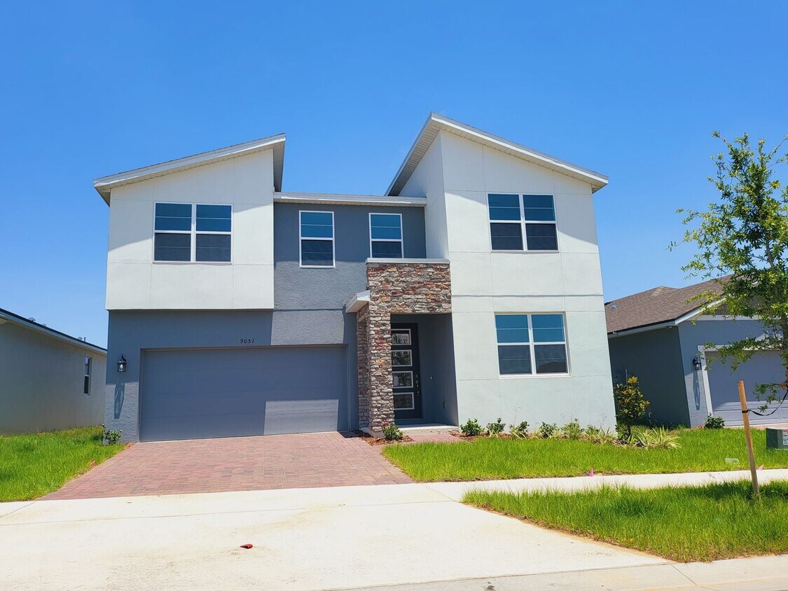 Primary Photo - Spacious 5 Bedroom 3 Bathroom 2 Story Sing...