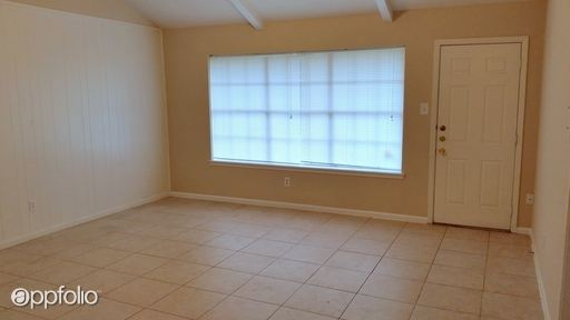 Building Photo - 430 Mistywood Dr