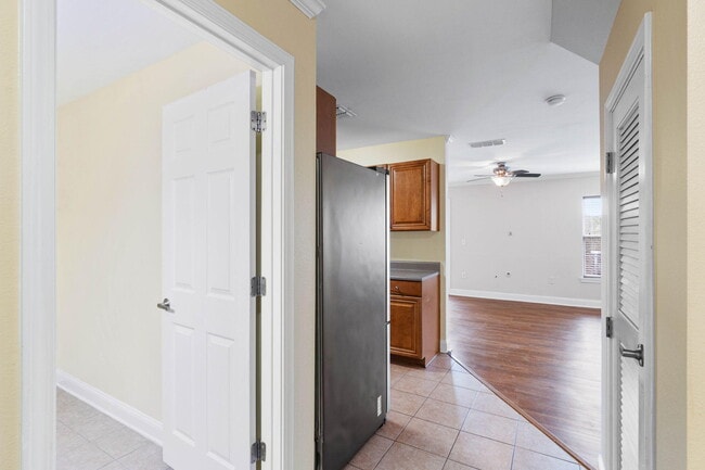 Building Photo - 747 Majestic Dr