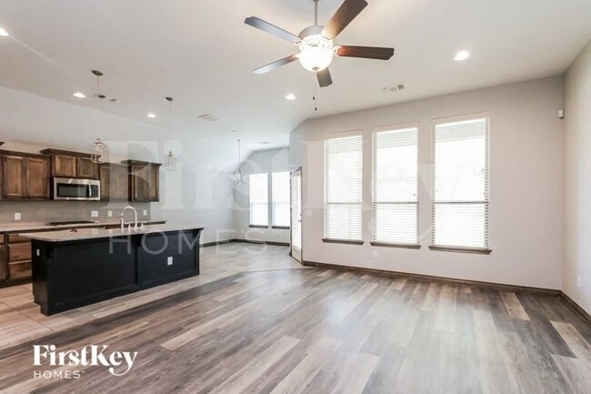 Foto del edificio - 15904 Tall Grass Dr