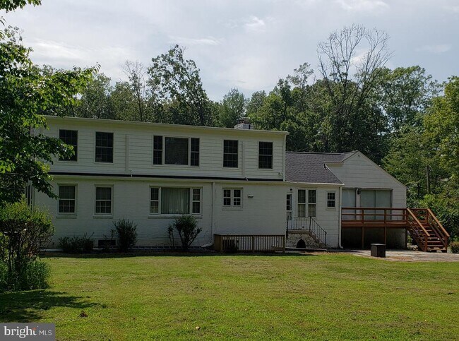 Building Photo - 718 Midland Rd
