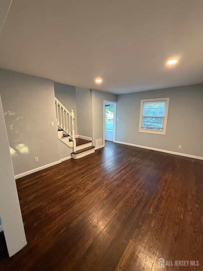 Building Photo - 43 Crampton Ave