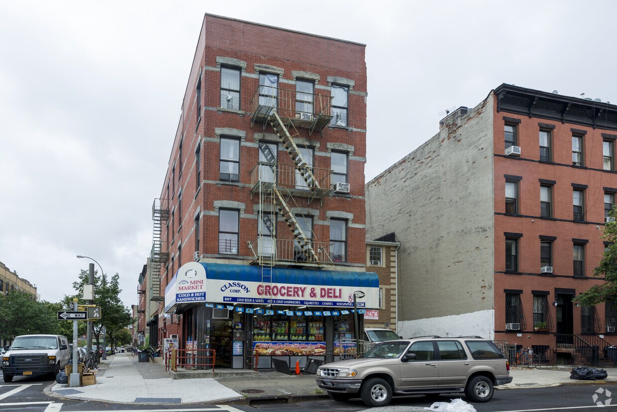 Primary Photo - 667 Classon Ave