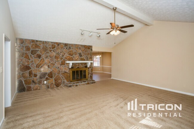 Building Photo - 1631 Quail Run SW