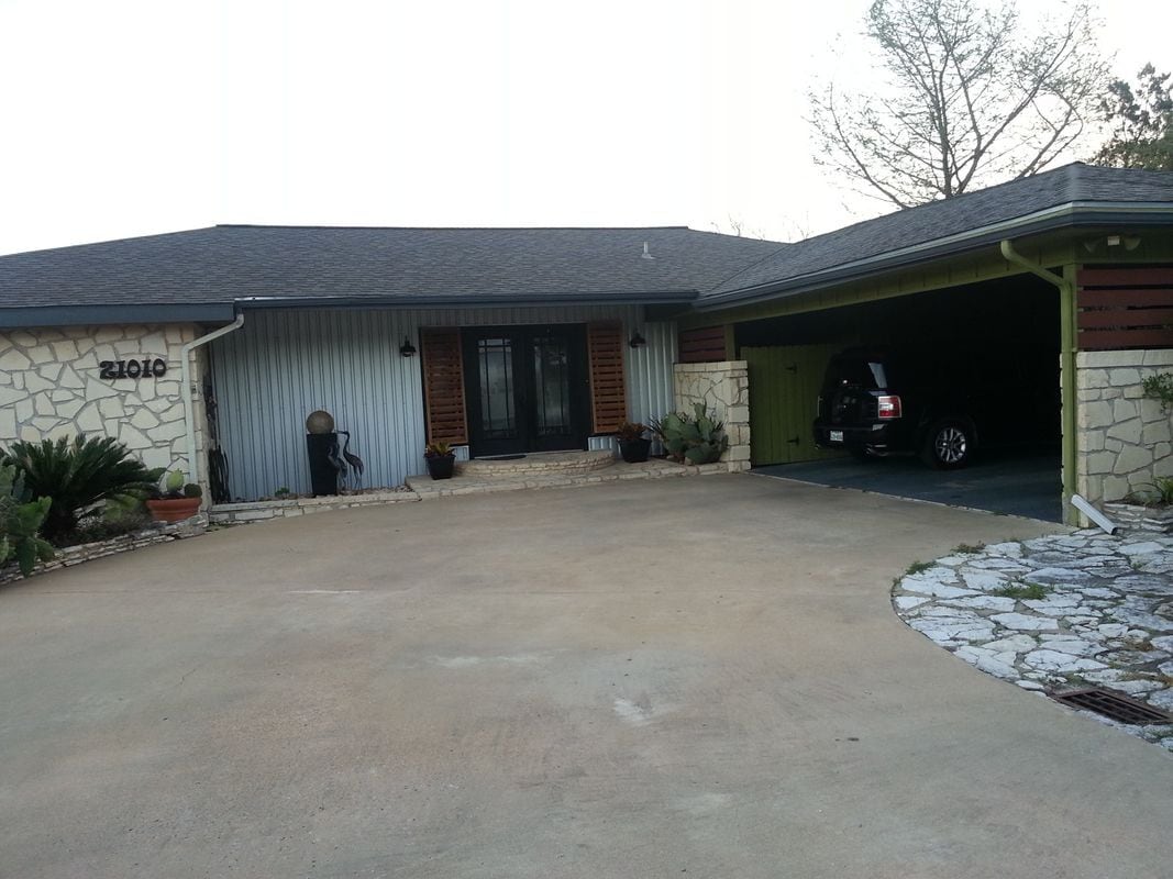 Building Photo - 21010 Stillwood Ct